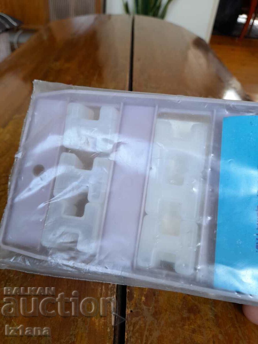 Δημοπρασία Παλιά καλούπια πάγου Δημοπρασία Παλιά καλούπια πάγου