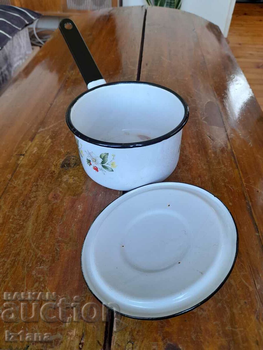 Old enameled casserole, frying pan with price 27.00 BGN | € 13.80 Old enameled casserole, frying pan with price 27.00 BGN | € 13.80