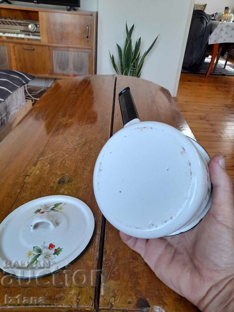 Old enameled casserole, frying pan - 6 Old enameled casserole, frying pan - 6