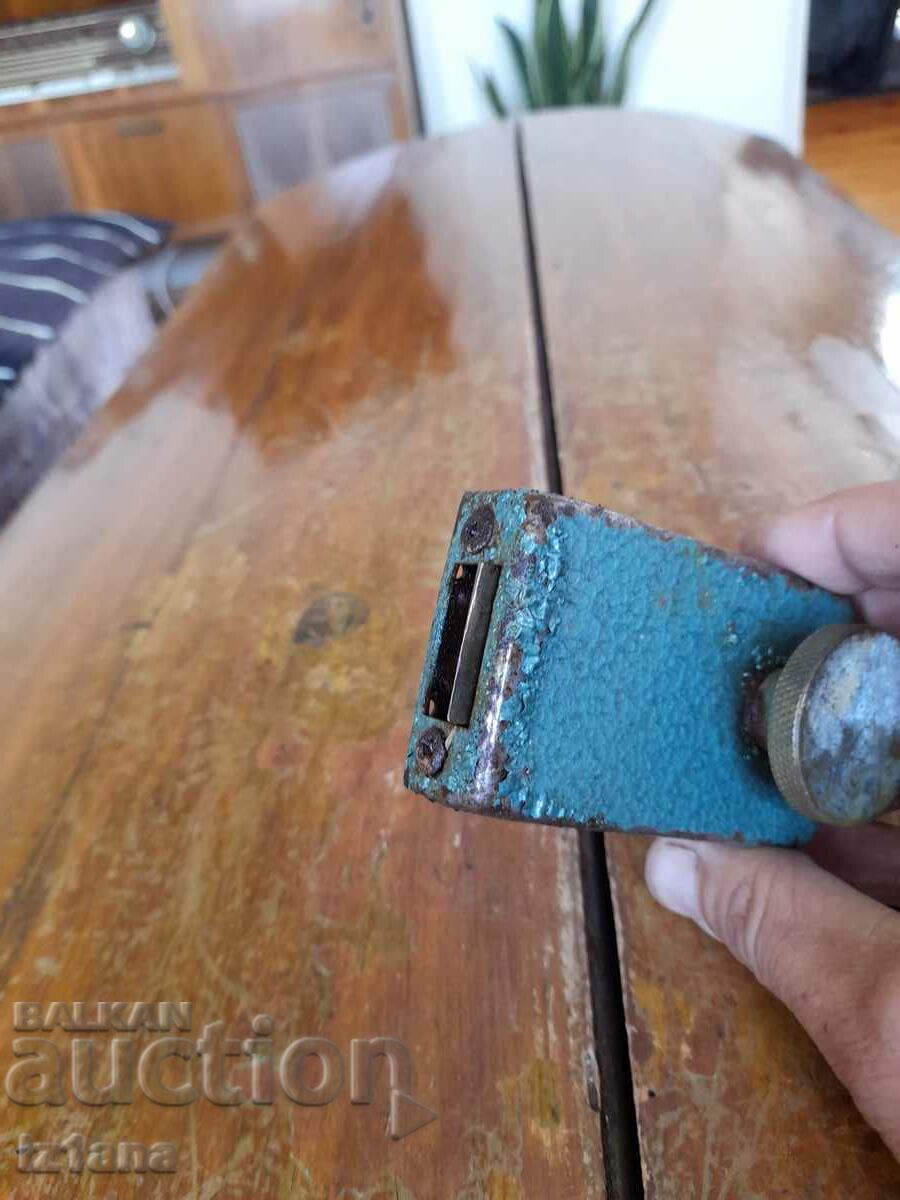 Delivery of Old lock, latch