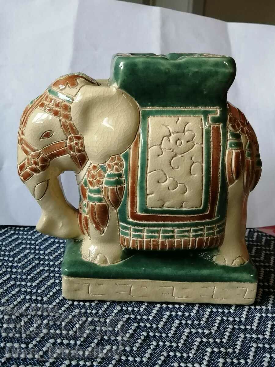 Κεραμικός ελέφαντας