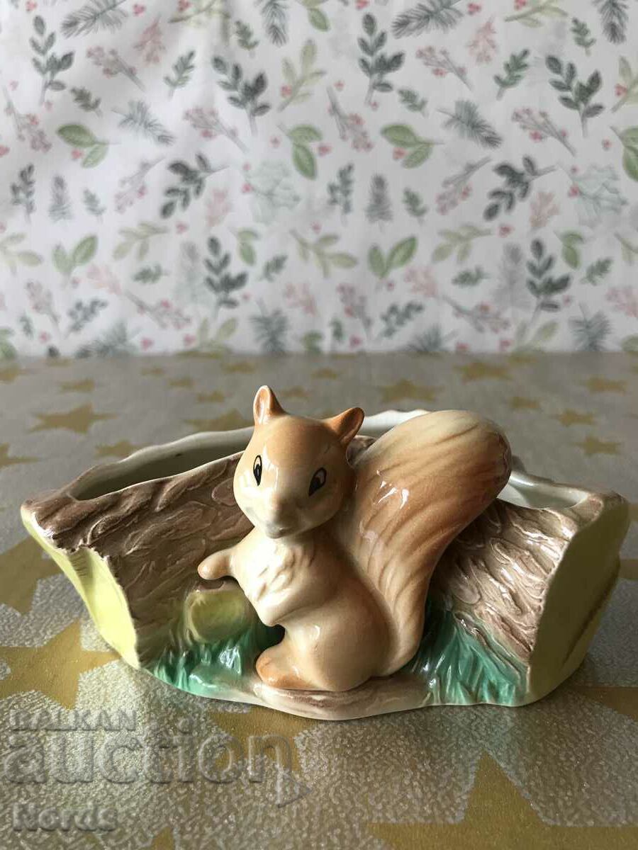 Porcelain squirrel pot