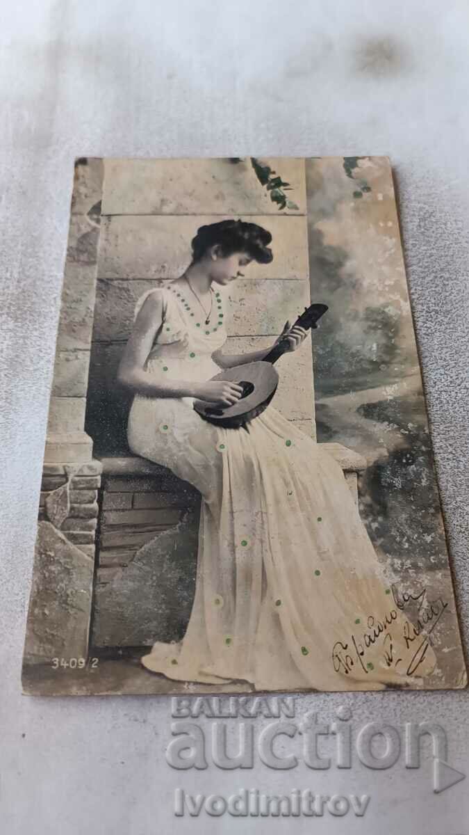Пощенска картичка Младо момиче с мандолина 1909