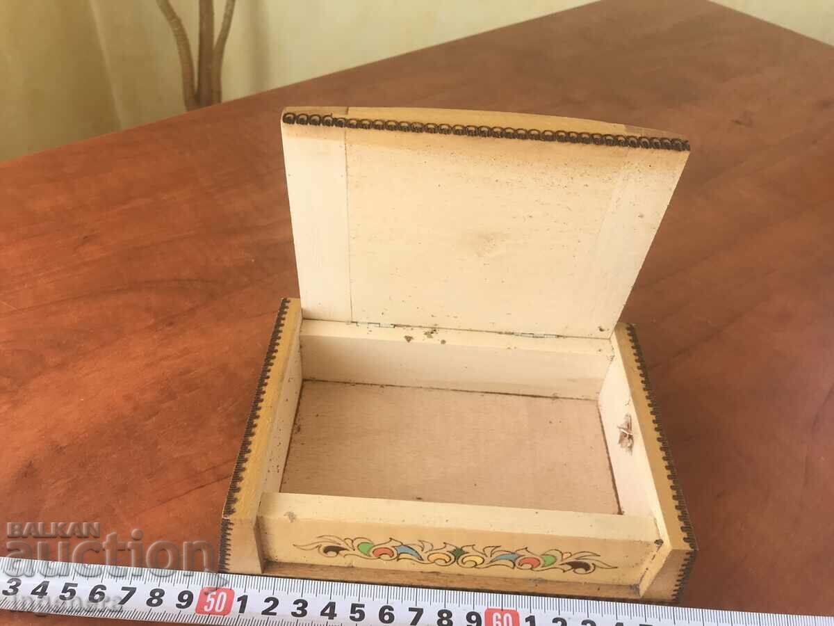 Auction  BOX WOOD PYROGRAPH DRAWING ANTIQUE FROM SOCA MOSTRA