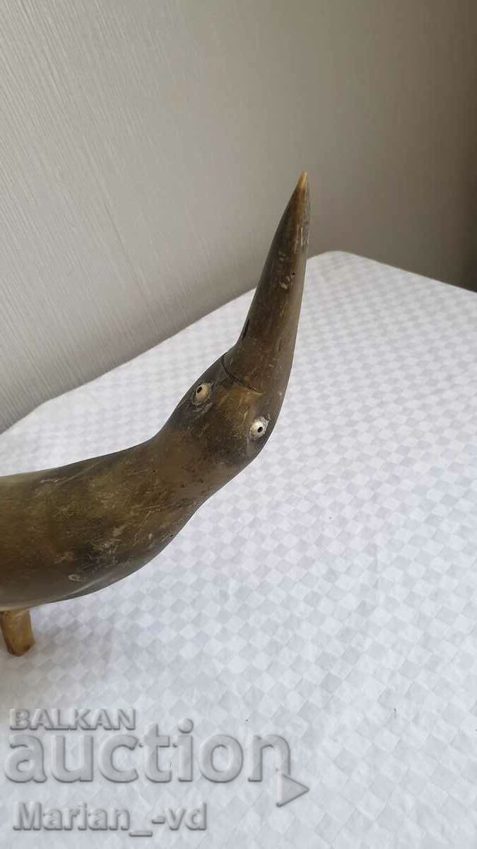 Delivery of Old figure of a bird made of horn Delivery of Old figure of a bird made of horn