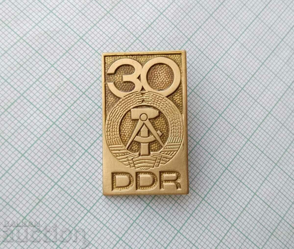 Auction  16118 Badge - 30 years DDR - East Germany - bronze