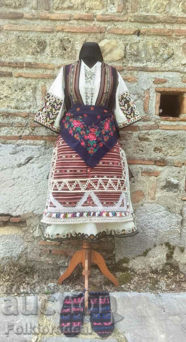 Женска носија од Прилепко Поле, многу ретка