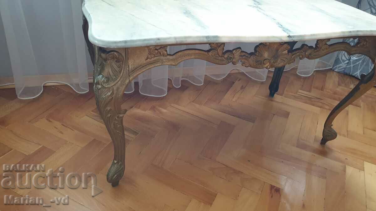 Μπρούτζινο τραπέζι μπαρόκ με τιμή 400.00 BGN | € 204.52 Μπρούτζινο τραπέζι μπαρόκ με τιμή 400.00 BGN | € 204.52
