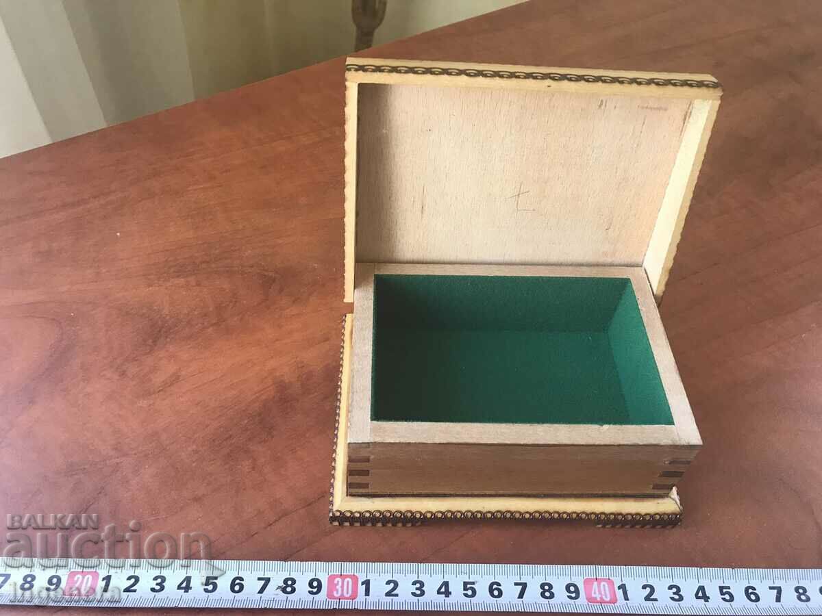 Auction BOX WOOD PYROGRAPH DRAWING ANTIQUE FROM SOCA MOSTRA Auction BOX WOOD PYROGRAPH DRAWING ANTIQUE FROM SOCA MOSTRA