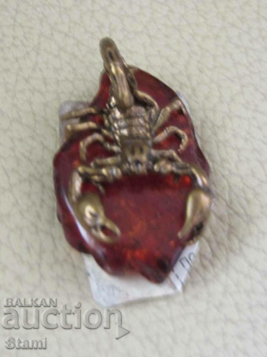 Delivery of Scorpion figure in bronze and premium Baltic amber Delivery of Scorpion figure in bronze and premium Baltic amber