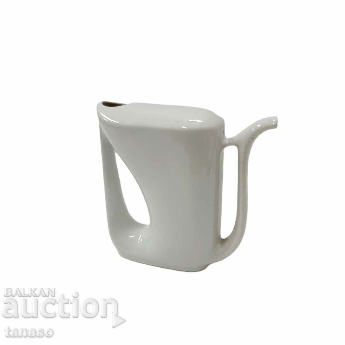 Δημοπρασία Παλιά κανάτα "Χισάρ", βουλγαρική πορσελάνη (11.3) Δημοπρασία Παλιά κανάτα "Χισάρ", βουλγαρική πορσελάνη (11.3)