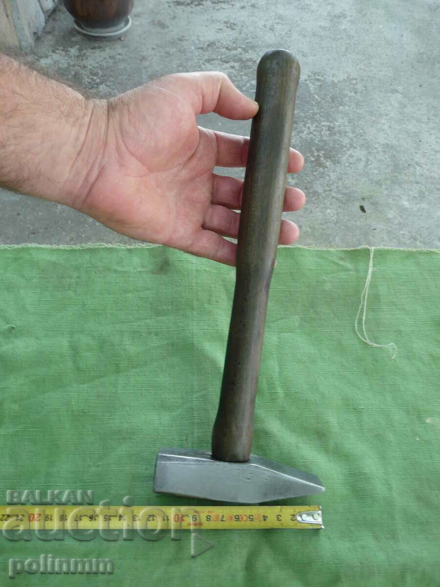 Παλαιό γερμανικό σφυρί - 290 με τιμή 35.00 BGN | € 17.90 Παλαιό γερμανικό σφυρί - 290 με τιμή 35.00 BGN | € 17.90