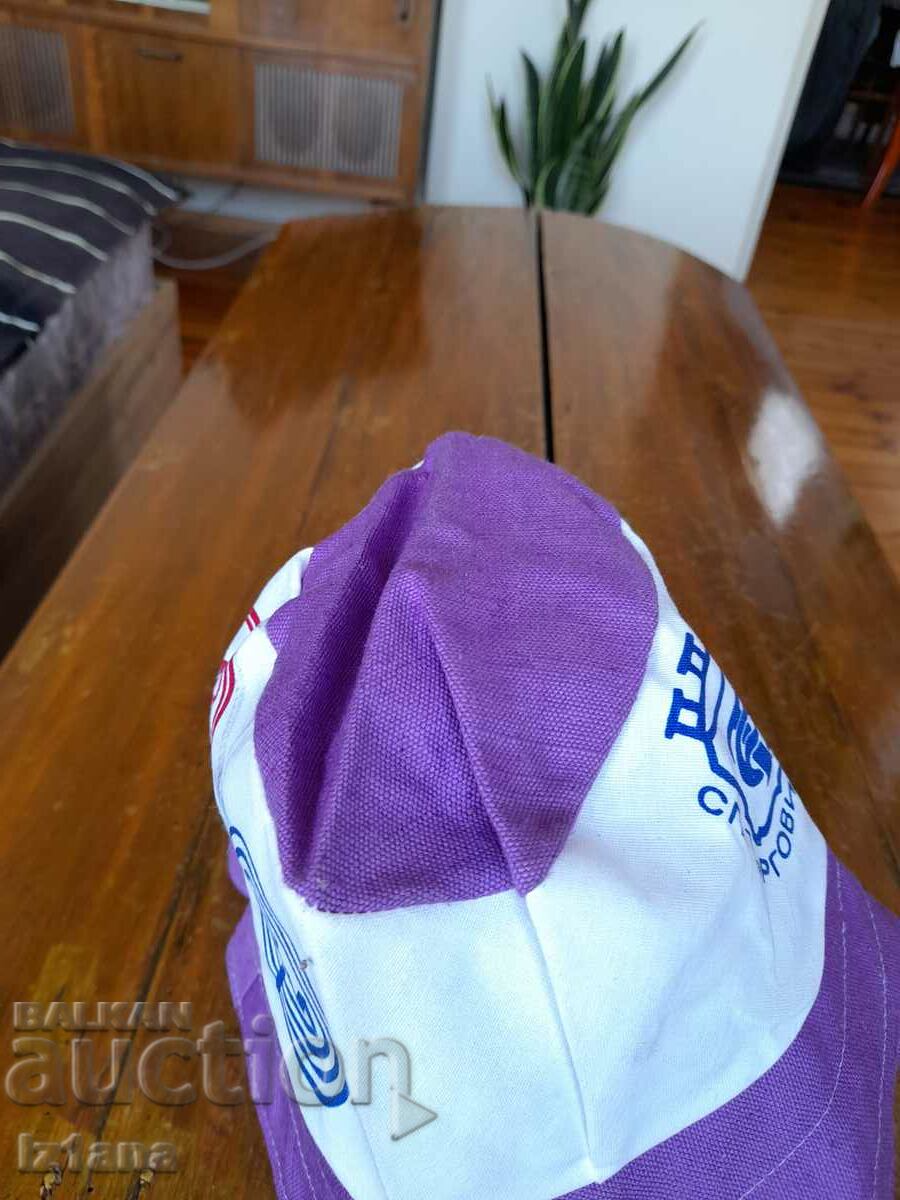 Delivery of Old Hat Idiot Marathon for Sophia's Award Delivery of Old Hat Idiot Marathon for Sophia's Award