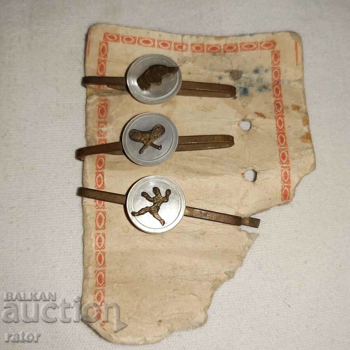 Very old tie clips - mother of pearl, sports motifs with price 15.00 BGN | € 7.67 Very old tie clips - mother of pearl, sports motifs with price 15.00 BGN | € 7.67