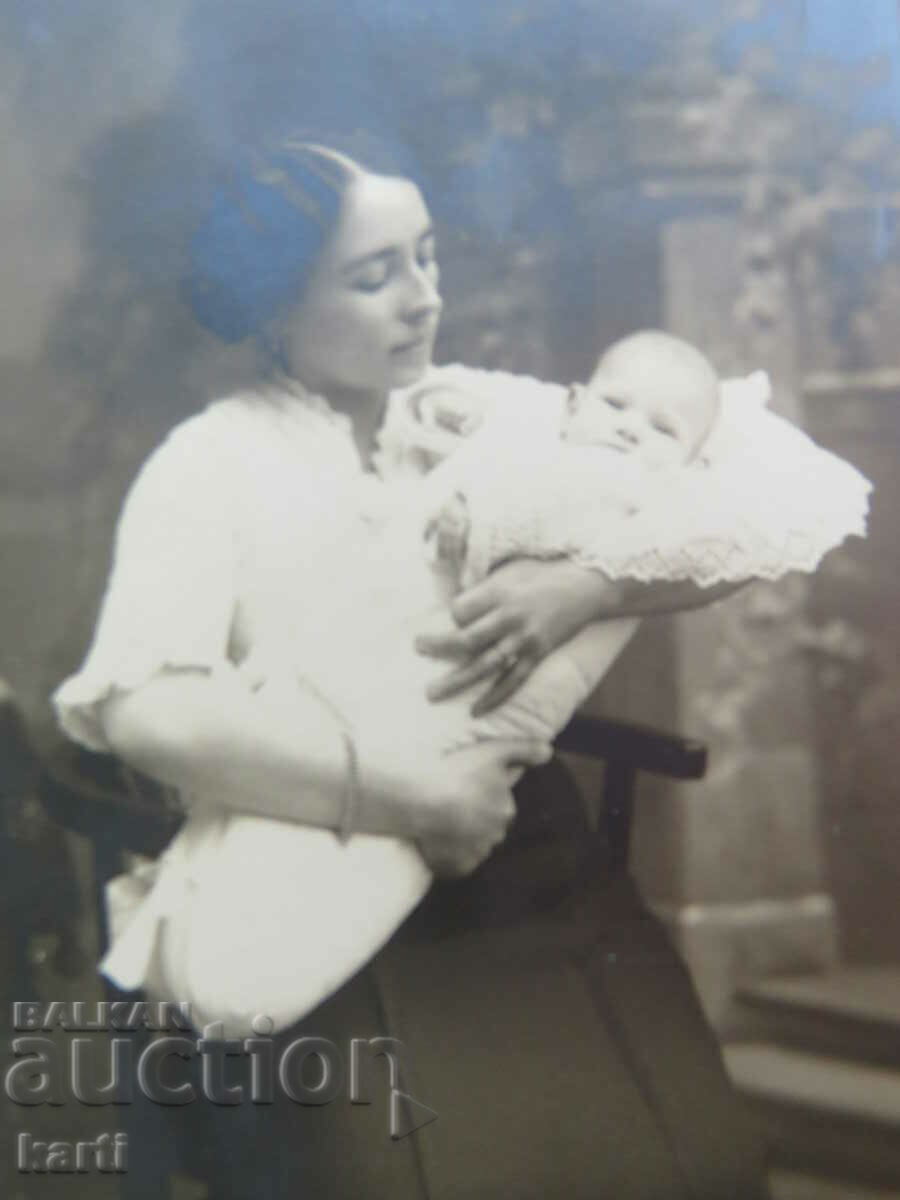 СТАРА ФОТОГРАФИЯ - КАРТОН с цена 7.99 лв. | € 4.09 СТАРА ФОТОГРАФИЯ - КАРТОН с цена 7.99 лв. | € 4.09