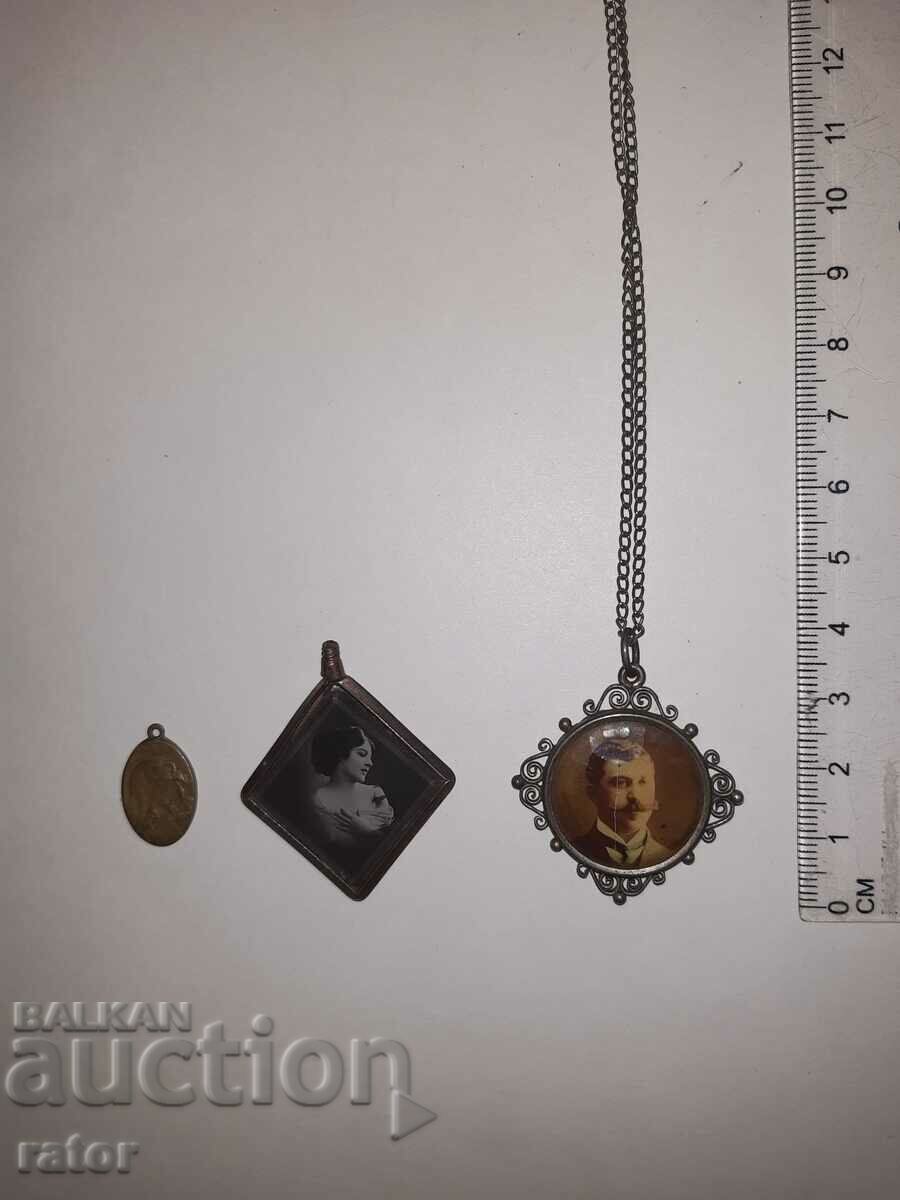 Auction Very old medallions - 3 pieces, a medallion with a photo Auction Very old medallions - 3 pieces, a medallion with a photo