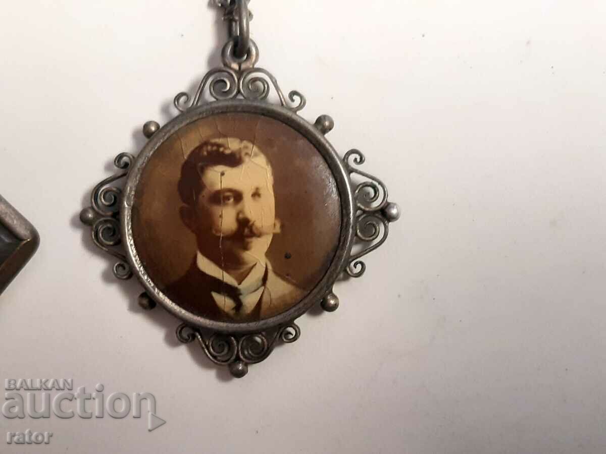 Delivery of Very old medallions - 3 pieces, a medallion with a photo Delivery of Very old medallions - 3 pieces, a medallion with a photo