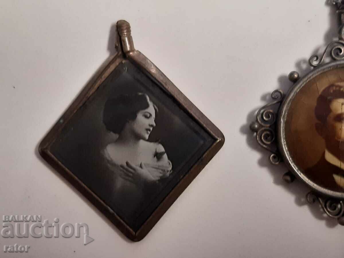 Very old medallions - 3 pieces, a medallion with a photo - 5