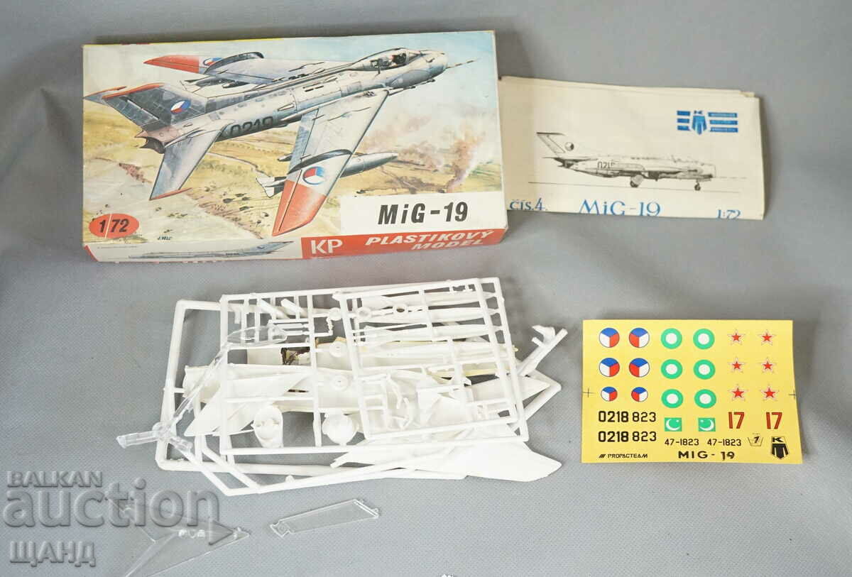MIG 19 Old Czech toy fighter model to assemble