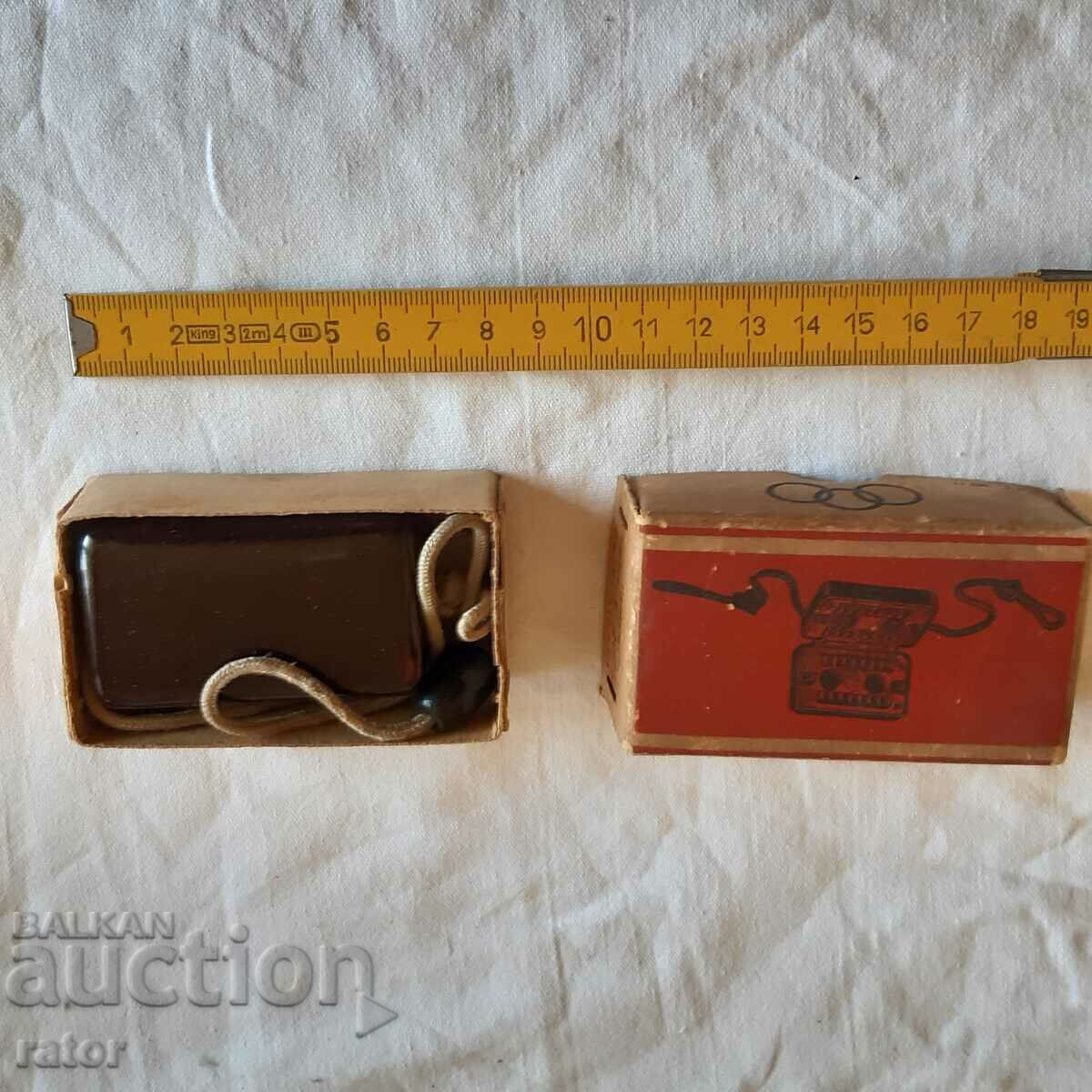 Old sharpener, a device for sharpening razor blades