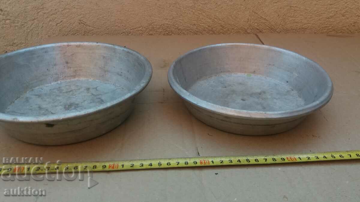 Licitație LOT DE DOUA VASOURI DE ALUMINIU, PAD CANTARE, CANTARE