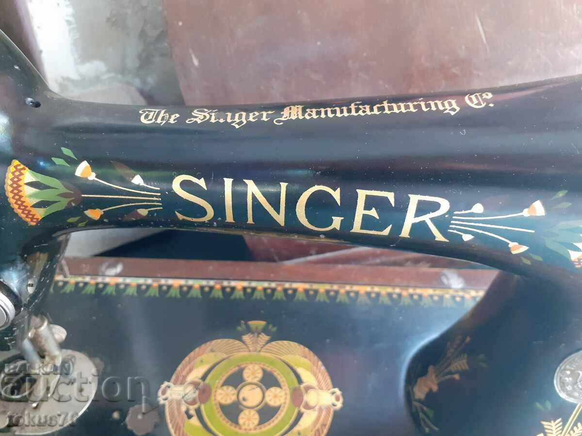 Old and very beautiful Singer sewing machine - antique - 5