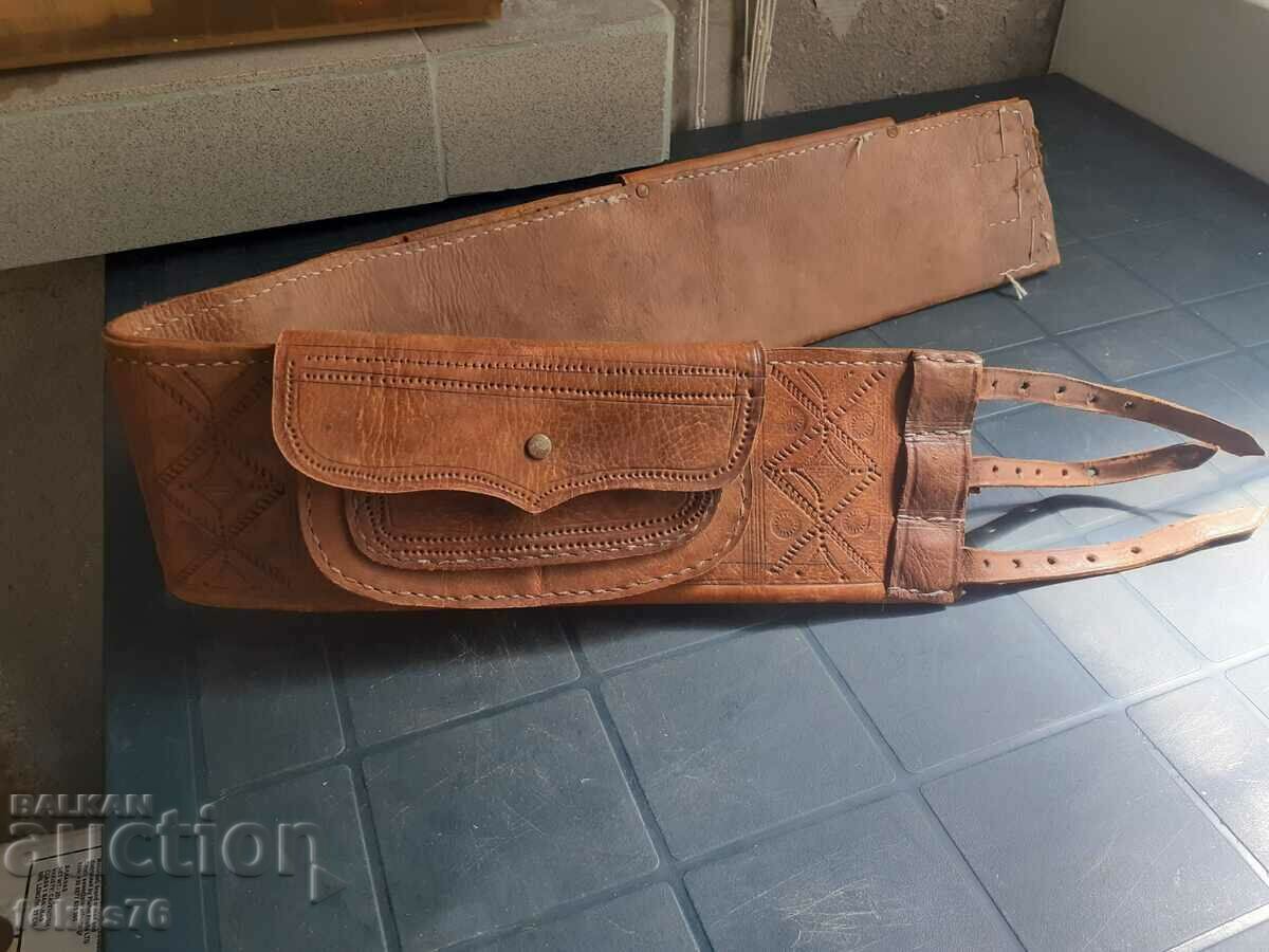 Μοναδική φαρδιά δερμάτινη ζώνη hajdushki με palaski - silyach με τιμή 240.00 BGN | € 122.71 Μοναδική φαρδιά δερμάτινη ζώνη hajdushki με palaski - silyach με τιμή 240.00 BGN | € 122.71