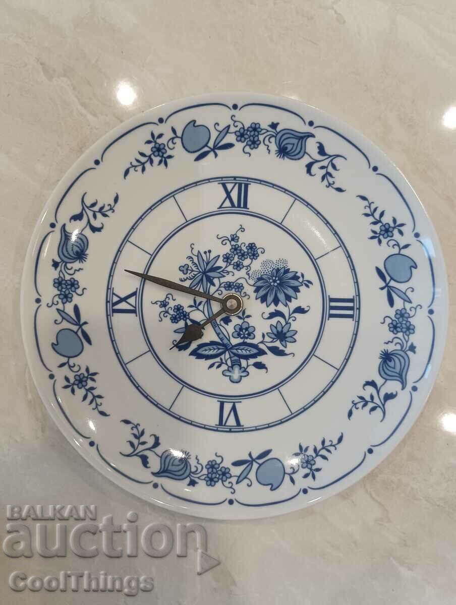 Колекционерски порцеланов часовник чиния маркиран работи