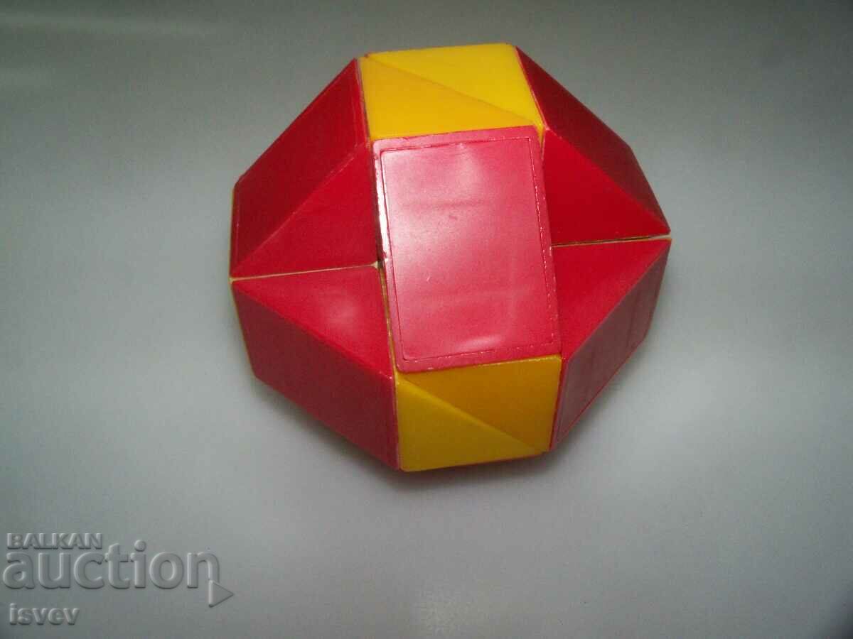 Delivery of A large Rubik's snake from the Soca era Delivery of A large Rubik's snake from the Soca era