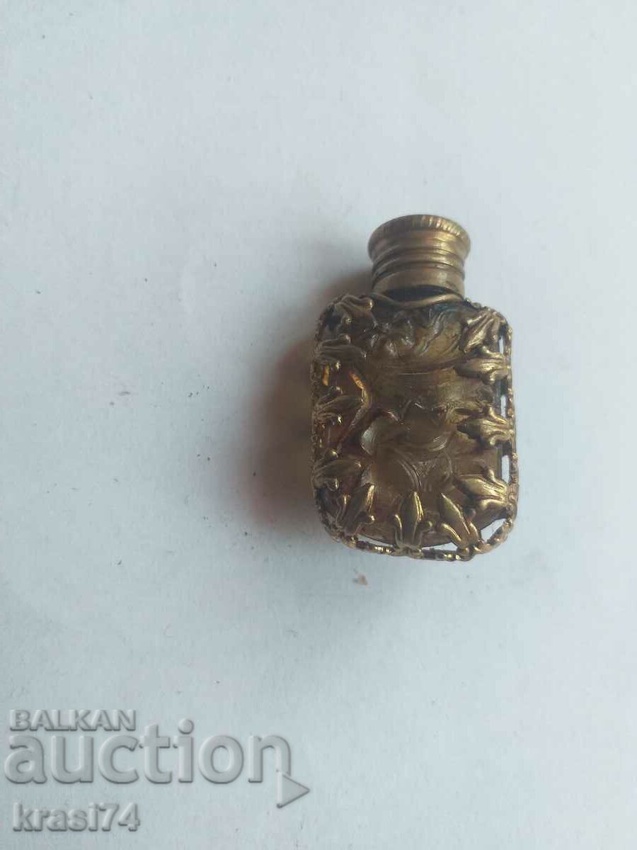 Old bottle with price 15.00 BGN | € 7.67 Old bottle with price 15.00 BGN | € 7.67