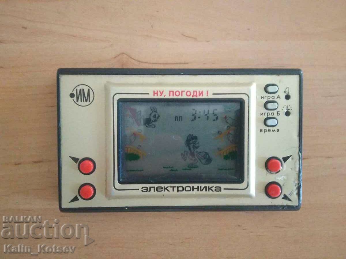 Russian electronic game "Electronics Nu, guess!"