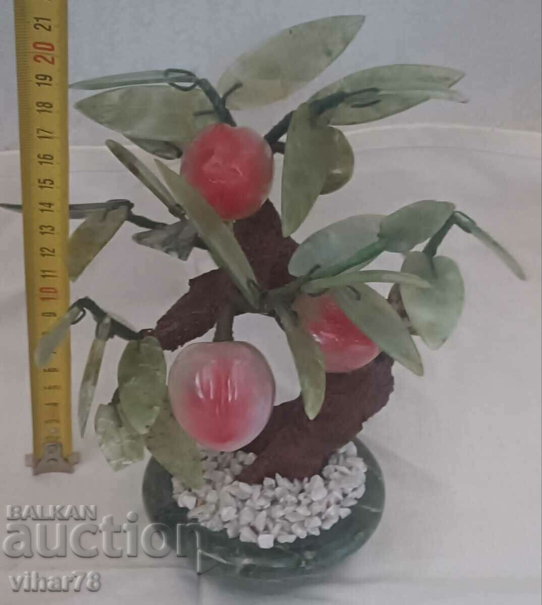 Auction A very beautiful jade peach tree Auction A very beautiful jade peach tree