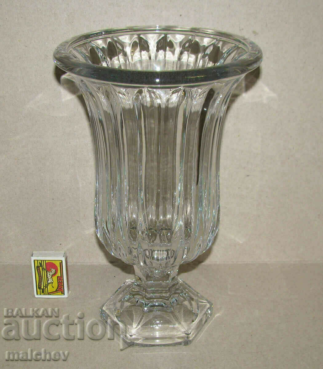 Внушителна кристална ваза 30 см от кристално стъкло, отлична