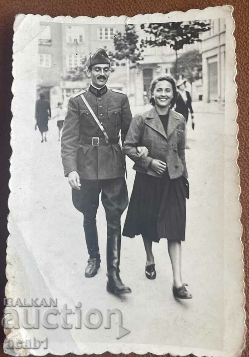 Militari din Sofia într-o plimbare în centru