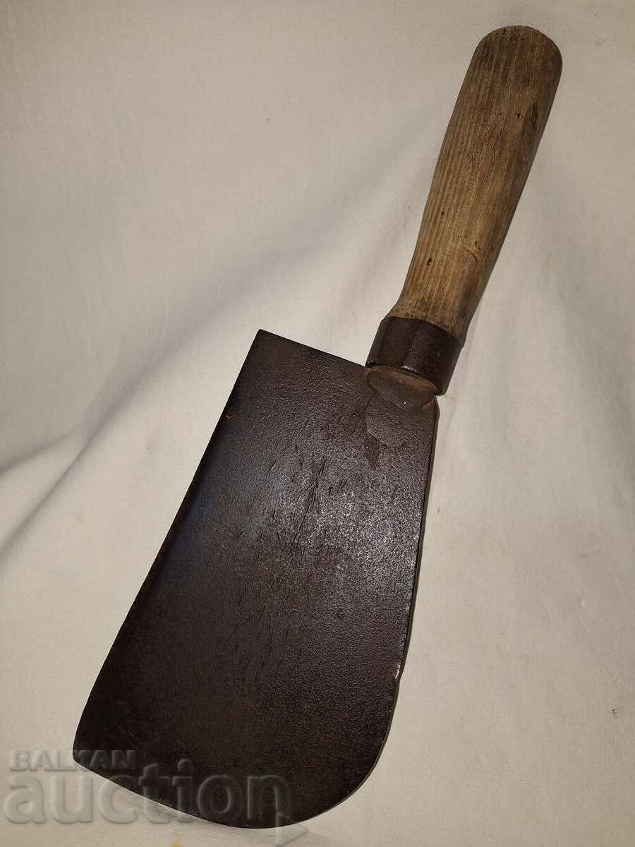 Licitație O sabie lată forjată veche