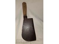 O sabie lată forjată veche