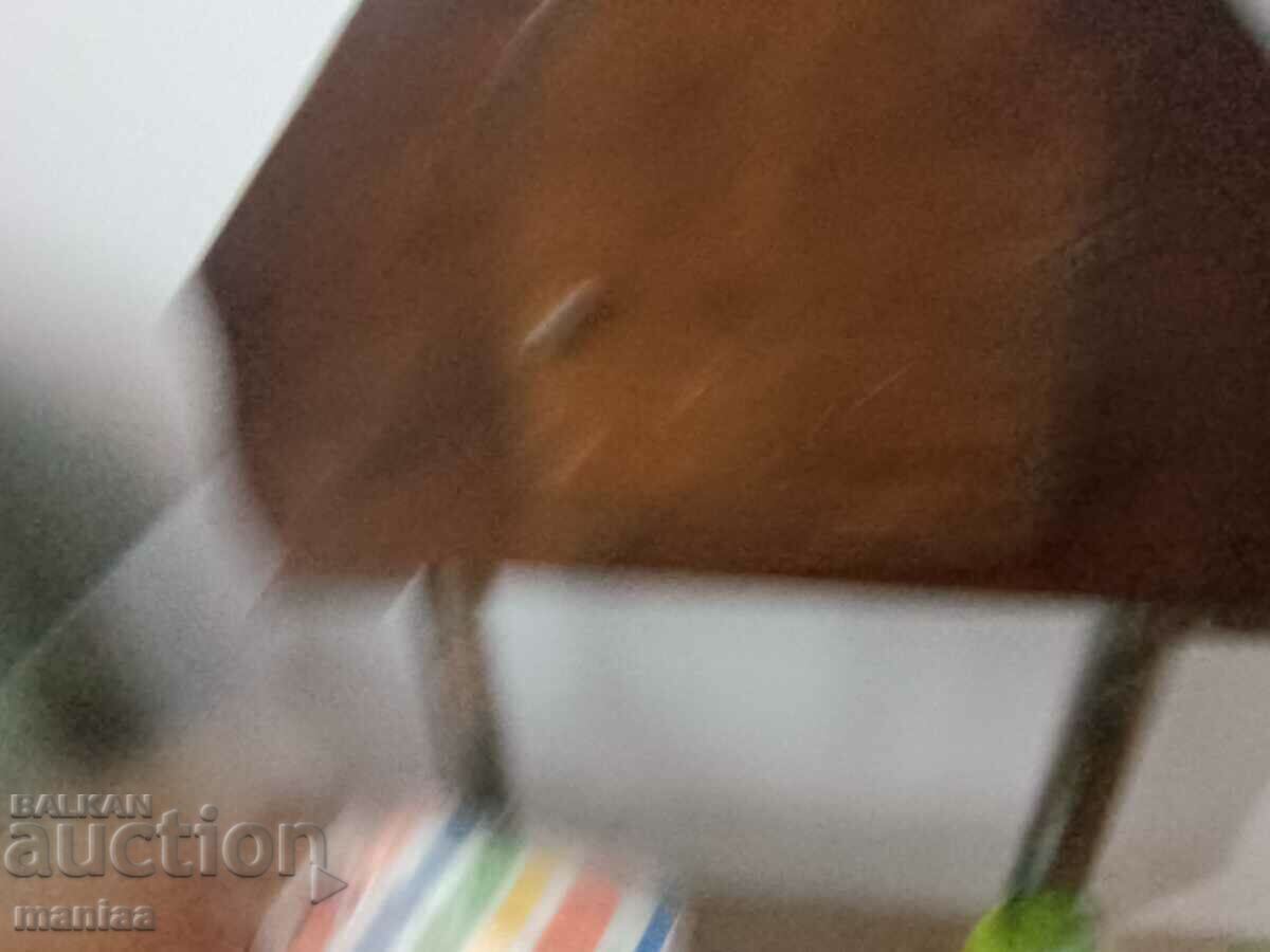 Delivery of Old English mechanical mantel clock works Delivery of Old English mechanical mantel clock works