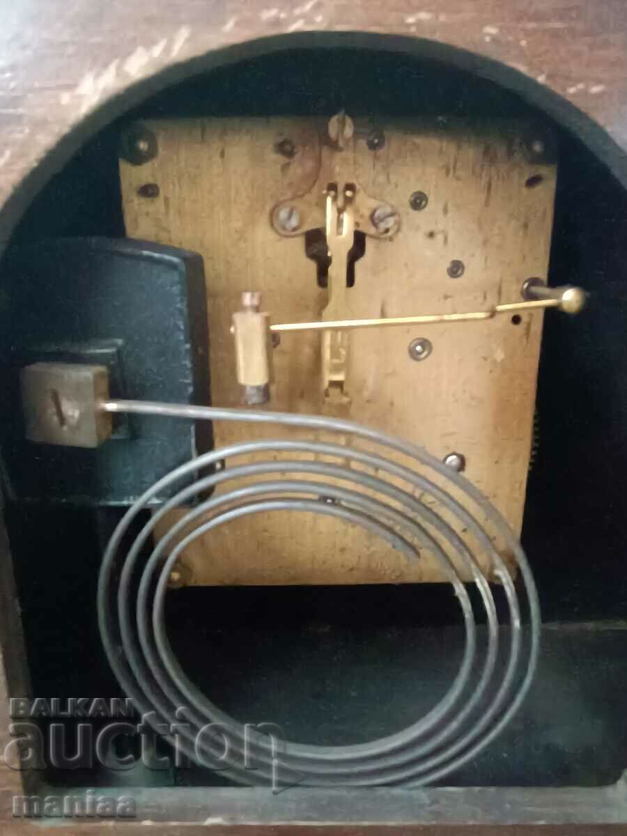 Old English mechanical mantel clock works - 5 Old English mechanical mantel clock works - 5