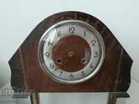 Стар английски механичен каминен часовник работи