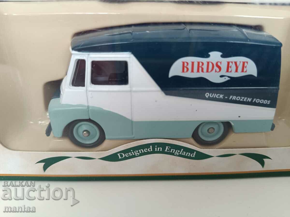 Delivery of Lot of metal English prams Delivery of Lot of metal English prams