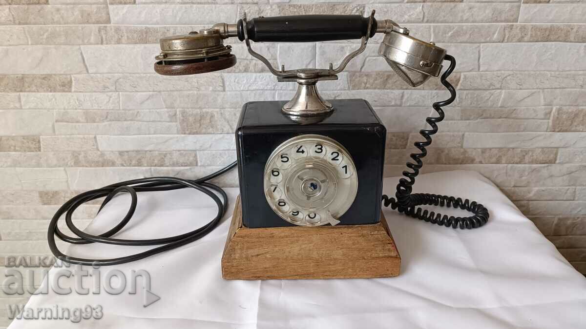 Стар немски телефон със слушалка - 1930" година