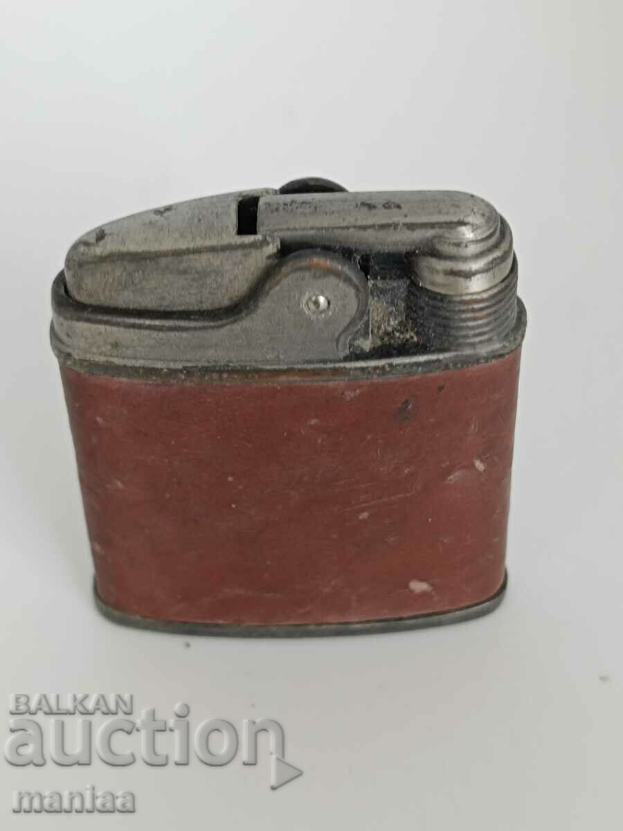 Auction An old collector's lighter Auction An old collector's lighter