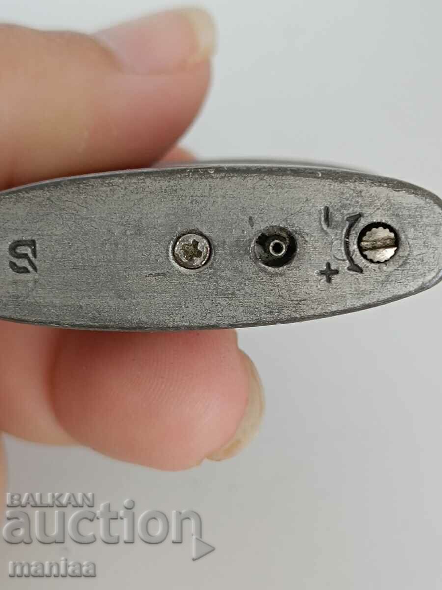 Delivery of An old collector's lighter Delivery of An old collector's lighter