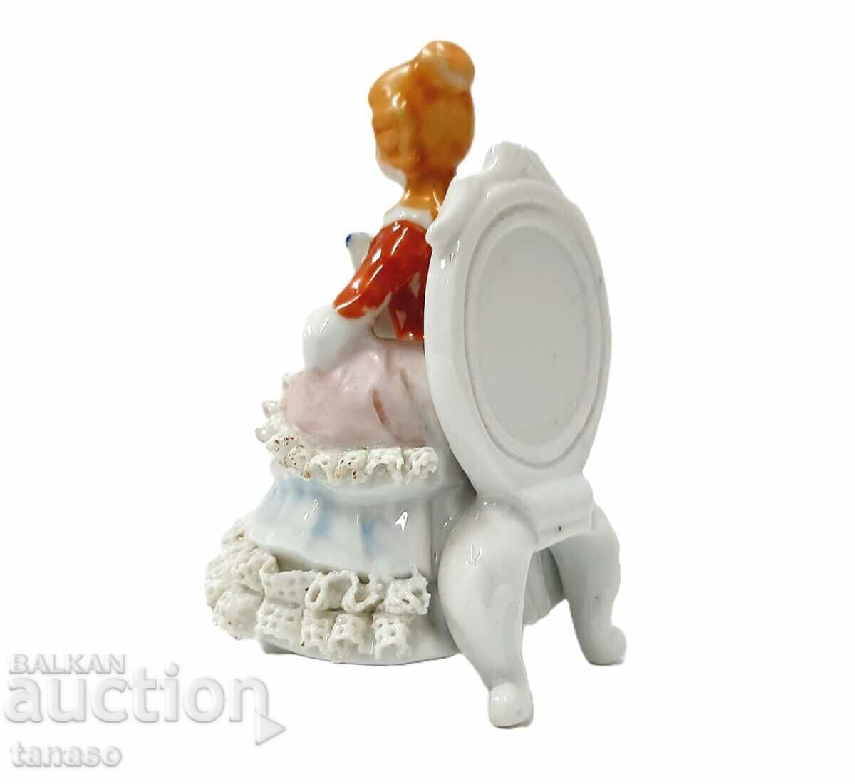 Παράδοση Αντικέ πορσελάνινο ειδώλιο κυρία με ανεμιστήρα (4.2)