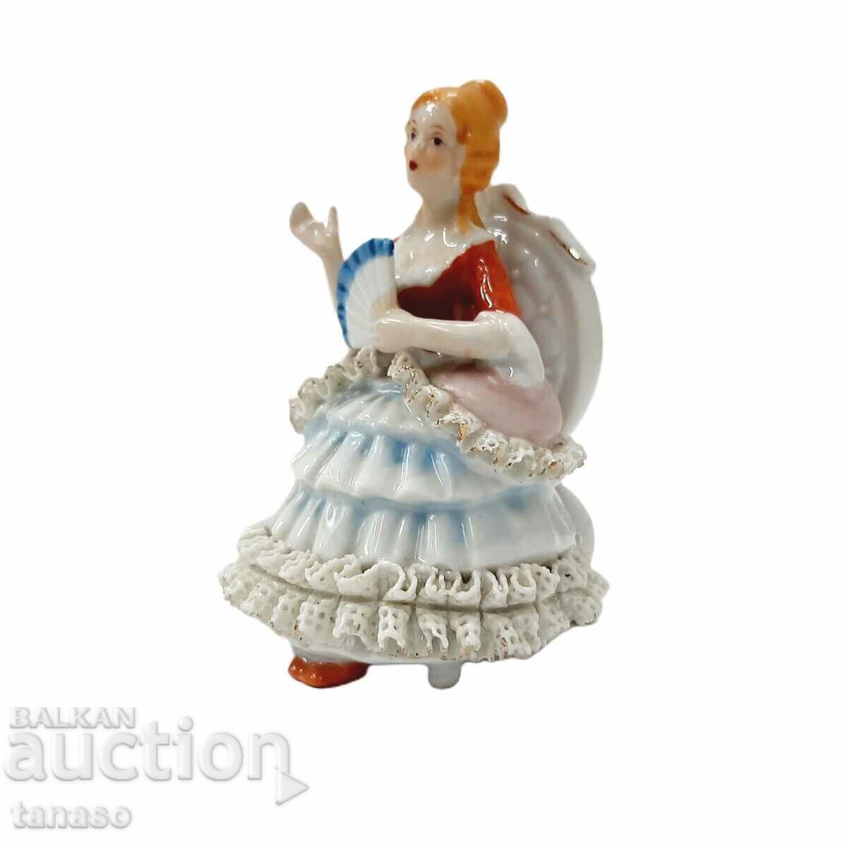 Αντικέ πορσελάνινο ειδώλιο κυρία με ανεμιστήρα (4.2) - 5 Αντικέ πορσελάνινο ειδώλιο κυρία με ανεμιστήρα (4.2) - 5
