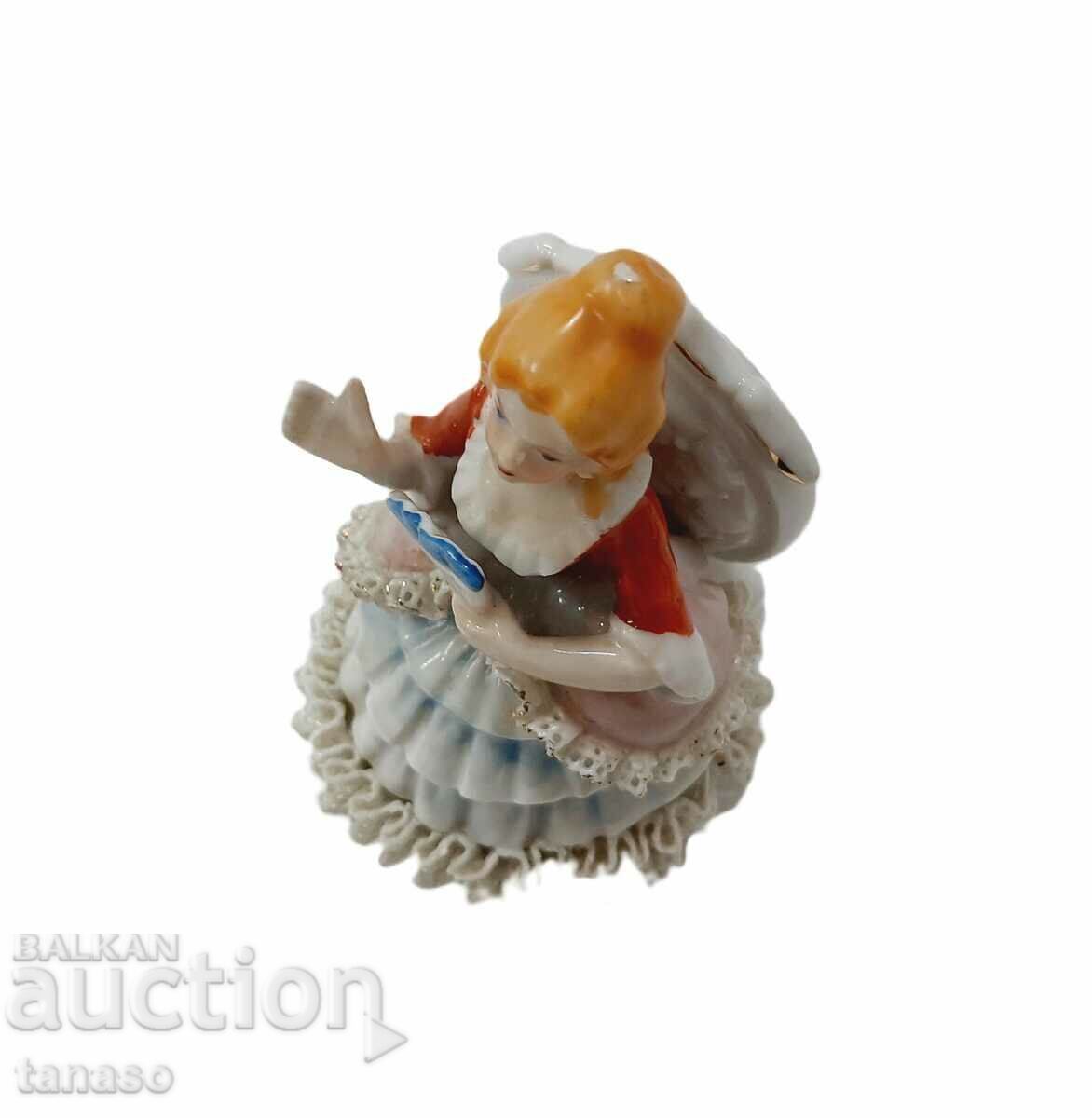 Αντικέ πορσελάνινο ειδώλιο κυρία με ανεμιστήρα (4.2) - 6 Αντικέ πορσελάνινο ειδώλιο κυρία με ανεμιστήρα (4.2) - 6