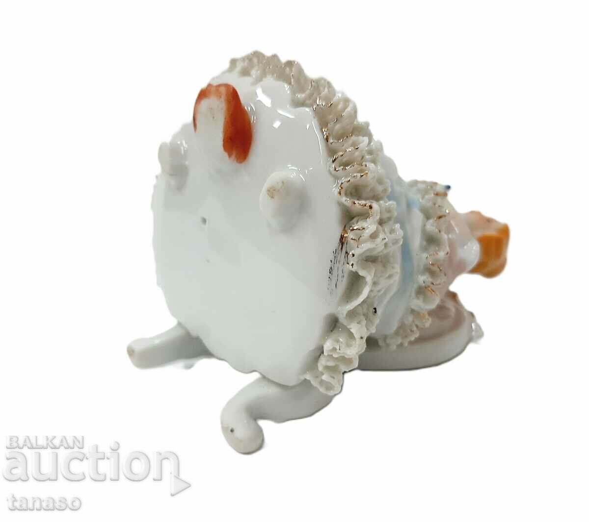 Αντικέ πορσελάνινο ειδώλιο κυρία με ανεμιστήρα (4.2) - 7 Αντικέ πορσελάνινο ειδώλιο κυρία με ανεμιστήρα (4.2) - 7