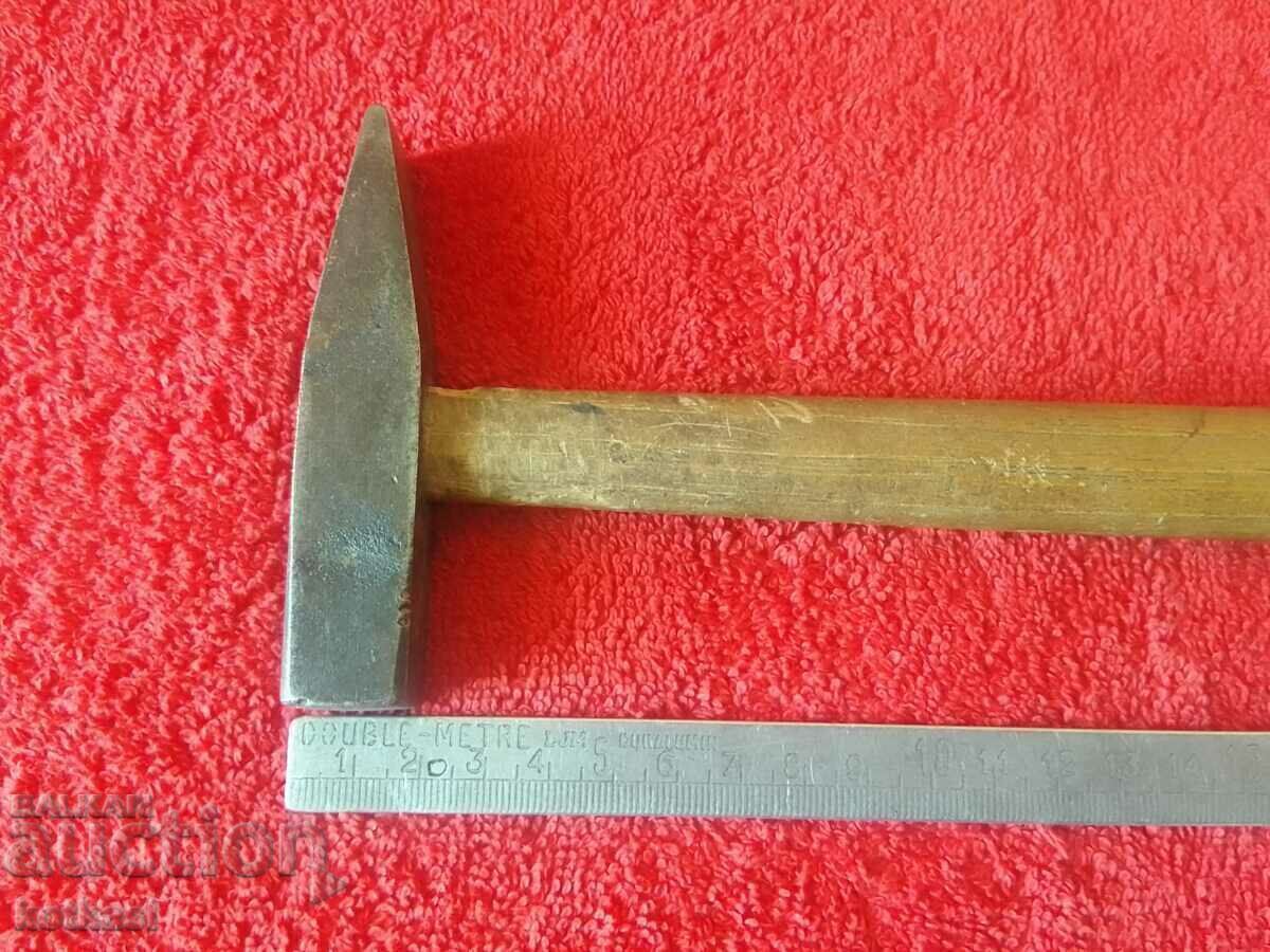 Παλιό μεταλλικό σφυρί 265 γραμμαρίων με τιμή 10.50 BGN | € 5.37 Παλιό μεταλλικό σφυρί 265 γραμμαρίων με τιμή 10.50 BGN | € 5.37