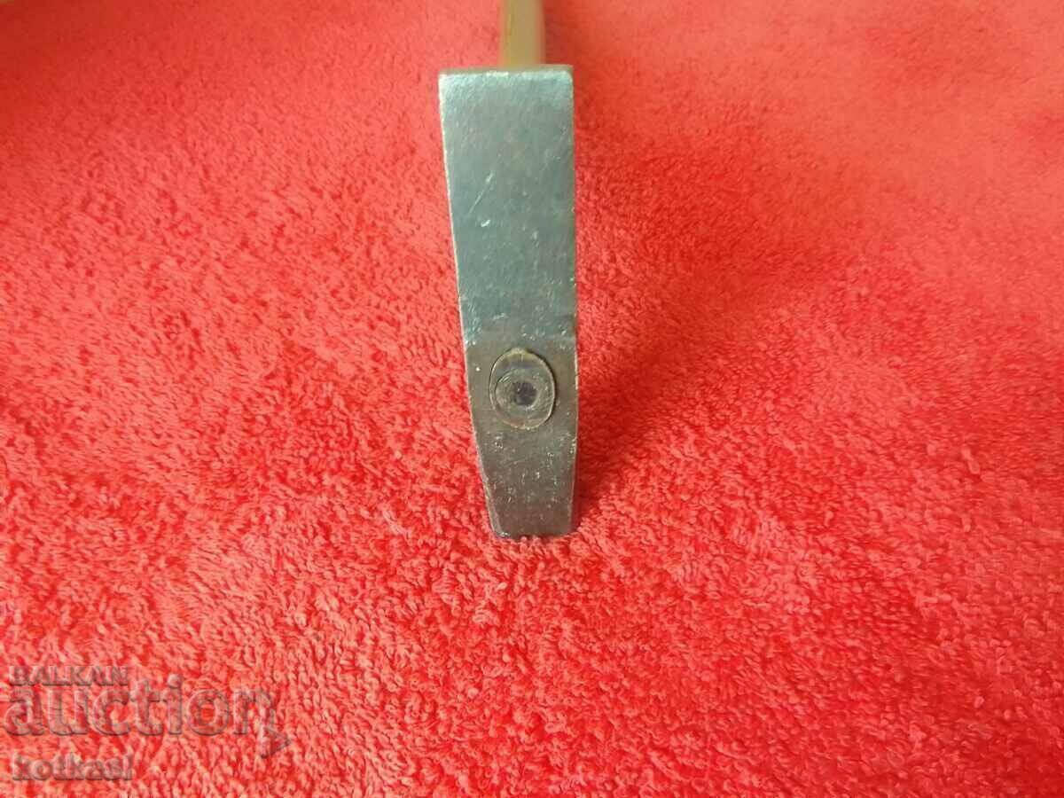Стар метален 265  грама Чук - 7