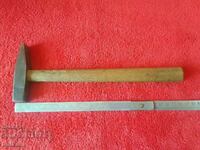 Old metal 265 gram Hammer